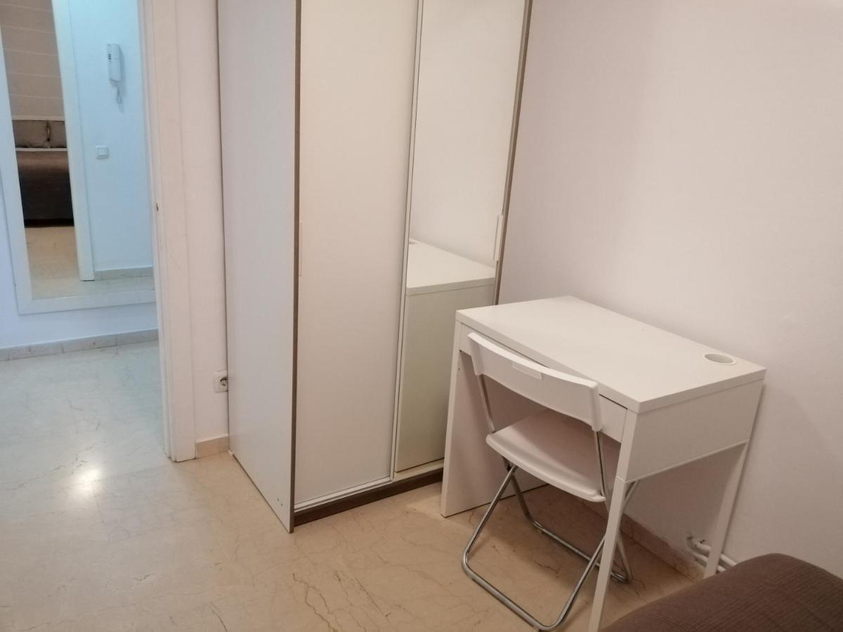 Apartment Enric Granados 15 *